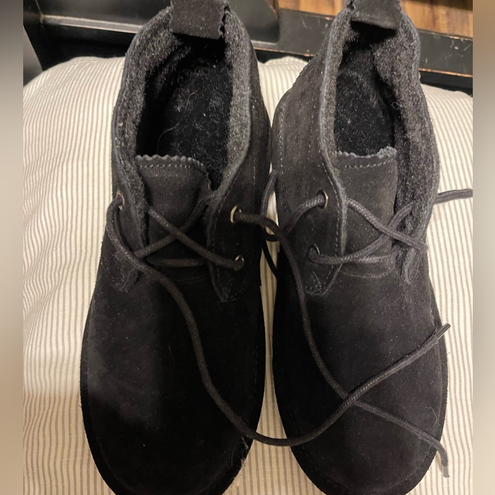 Brand new Bearpaw size 7